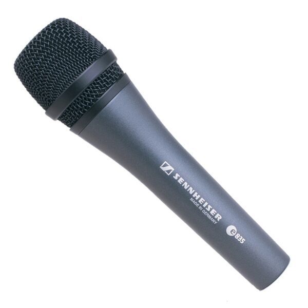 Lejudstyr har udlejning af mikrofoner fra kendte mærker som Sennheiser og Shure til alle formål her den meget vellydende sangmic fra Sennheiser nemlig model 835.