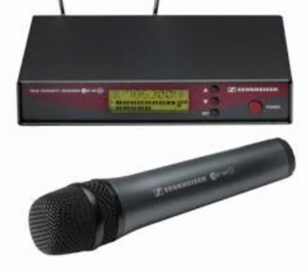 Lejudstyr har udlejning af trådløse mikrofon systemer fra kendte mærker som Sennheiser og Shure til alle formål her den meget vellydende sangmic fra Sennheiser nemlig model 835.